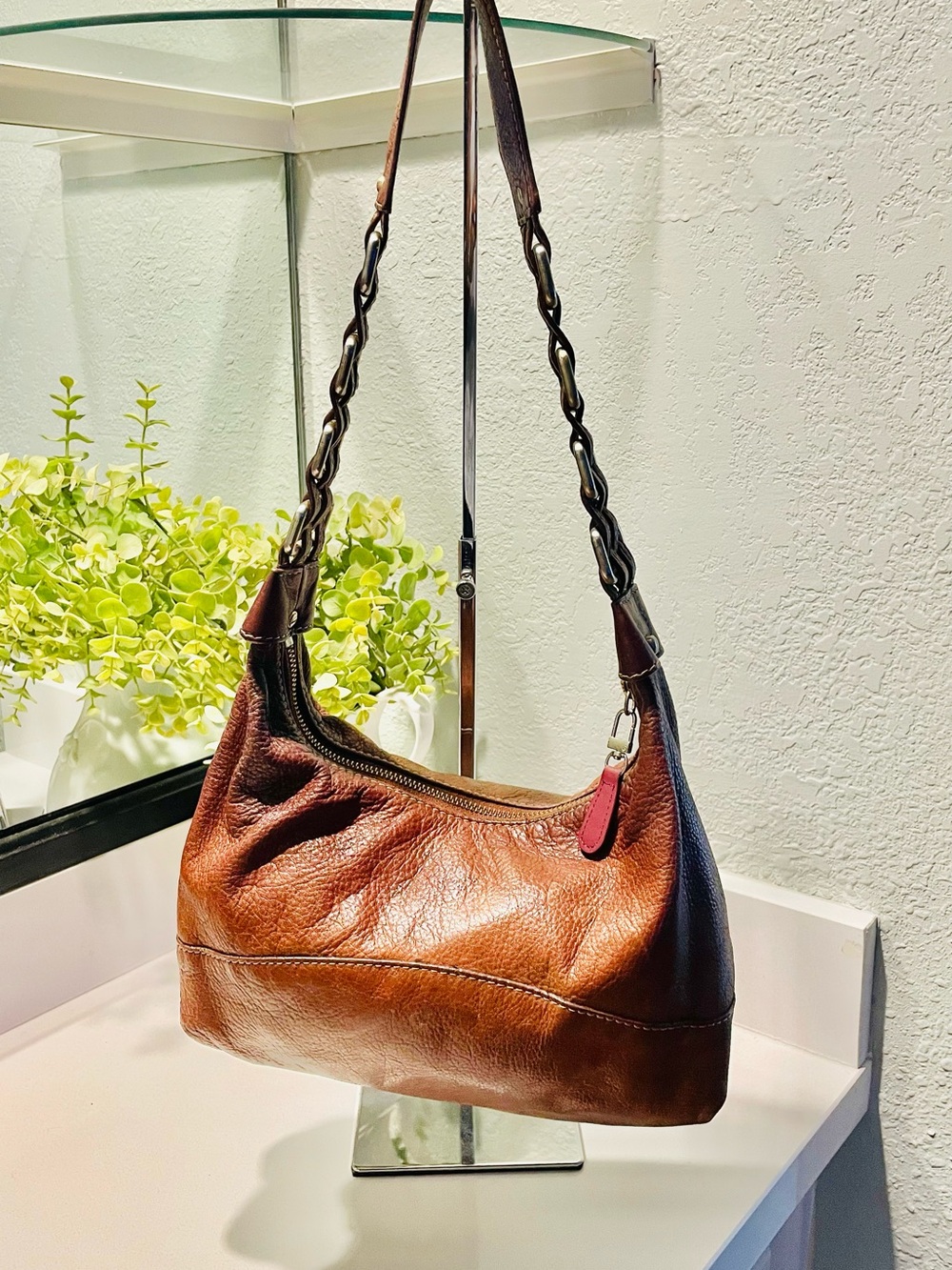 Etienne Aigner Vintage Leather Shoulder Bag - Picture 2 of 15
